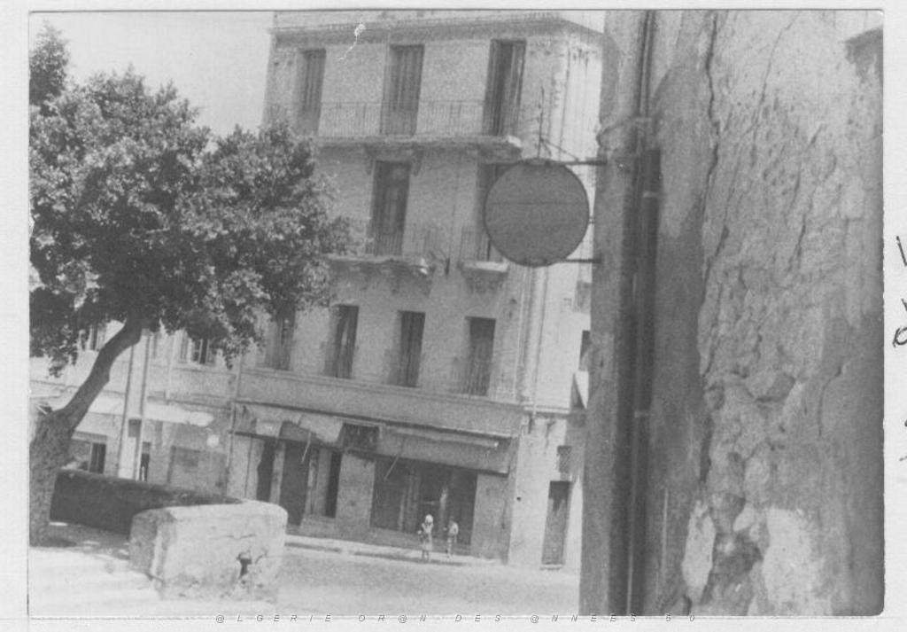 1002 LE MAGASIN  SALERO.JPG